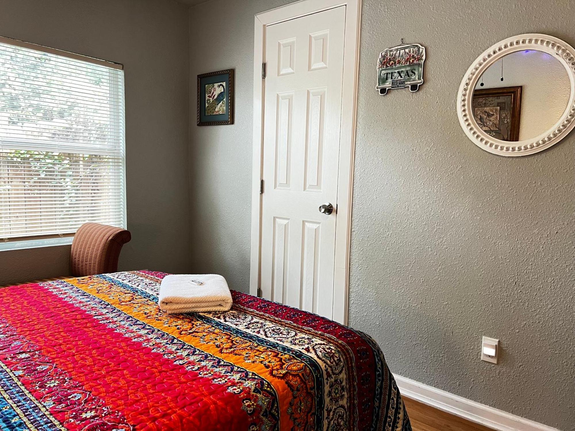 Boho Bliss- Cozy Private Room 2 Miles From Alamodome! سان أنطونيو المظهر الخارجي الصورة